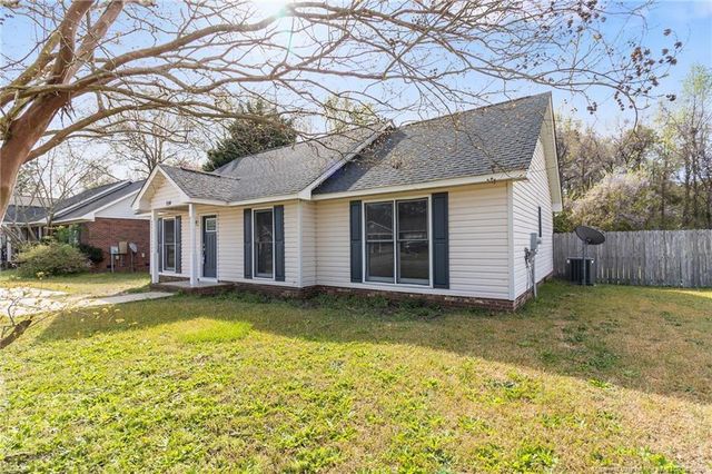 1114 WHISKERLAKE Drive, Fayetteville, NC 28312