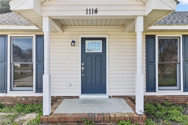 1114 WHISKERLAKE Drive, Fayetteville, NC 28312