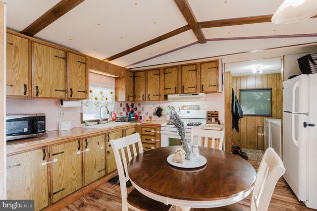 5 SHAUB RD, New Freedom, PA 17349