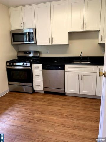 340 Sutton Place 340, Norwood, NJ 07648