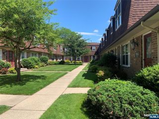 340 Sutton Place 340, Norwood, NJ 07648