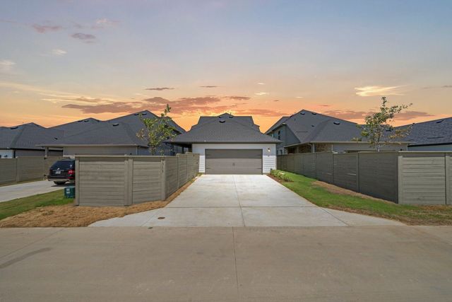 9313 Rolling Meadow Way, Denton, TX 76207
