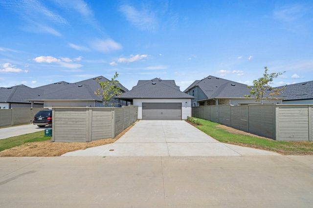9313 Rolling Meadow Way, Denton, TX 76207