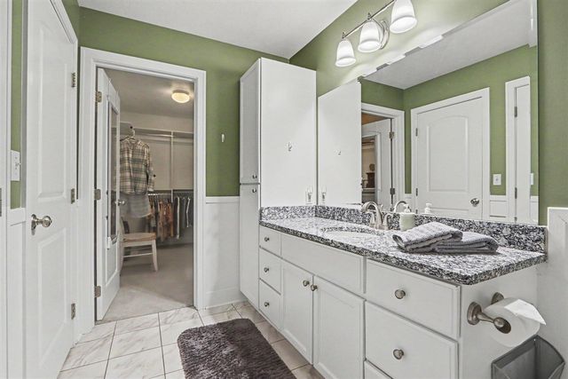 1257 S Village Circle, Kalamazoo, MI 49009