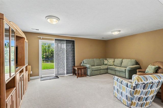 1257 S Village Circle, Kalamazoo, MI 49009