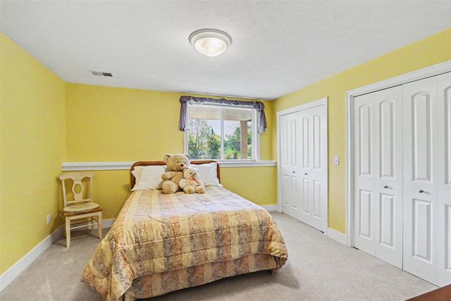 1257 S Village Circle, Kalamazoo, MI 49009