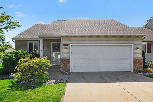 1257 S Village Circle, Kalamazoo, MI 49009