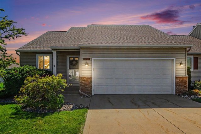 1257 S Village Circle, Kalamazoo, MI 49009