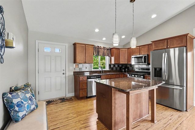 1257 S Village Circle, Kalamazoo, MI 49009