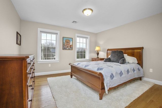 20 Hunters Ridge Way, Hopkinton, MA 01748