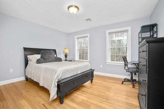 20 Hunters Ridge Way, Hopkinton, MA 01748