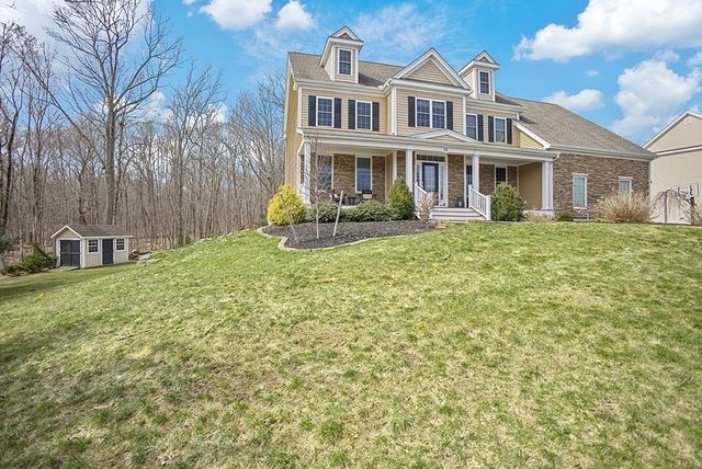 20 Hunters Ridge Way, Hopkinton, MA 01748