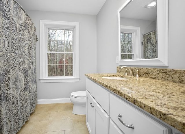 20 Hunters Ridge Way, Hopkinton, MA 01748