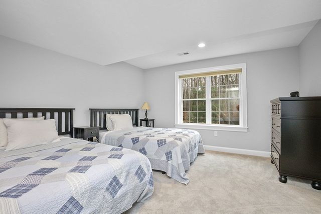 20 Hunters Ridge Way, Hopkinton, MA 01748