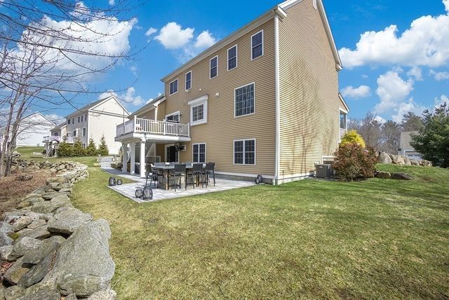 20 Hunters Ridge Way, Hopkinton, MA 01748