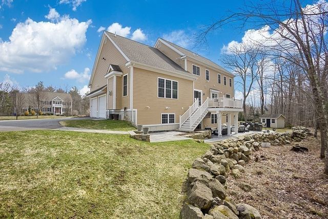 20 Hunters Ridge Way, Hopkinton, MA 01748