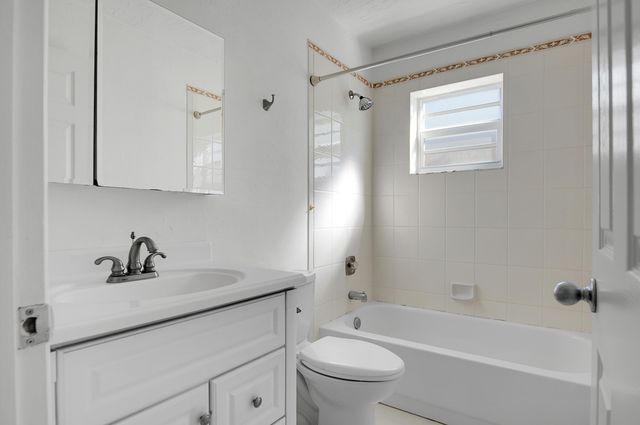 567 Normandy L Lane 567, Delray Beach, FL 33484