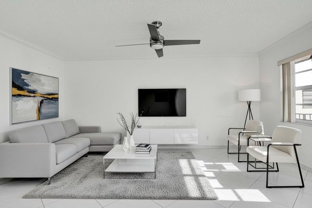 567 Normandy L Lane 567, Delray Beach, FL 33484