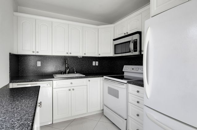 567 Normandy L Lane 567, Delray Beach, FL 33484