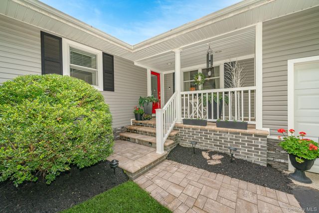 30 Ferndale Avenue, Miller Place, NY 11764