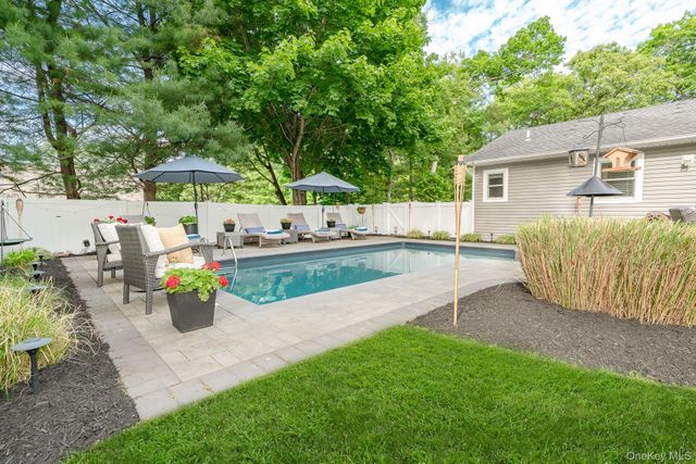 30 Ferndale Avenue, Miller Place, NY 11764