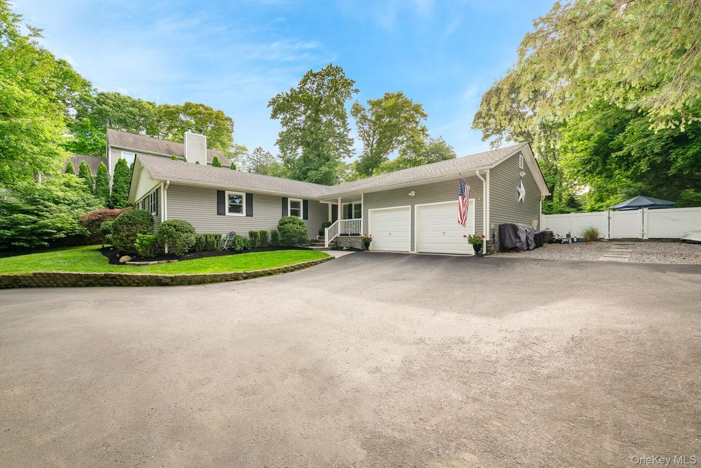 30 Ferndale Avenue, Miller Place, NY 11764