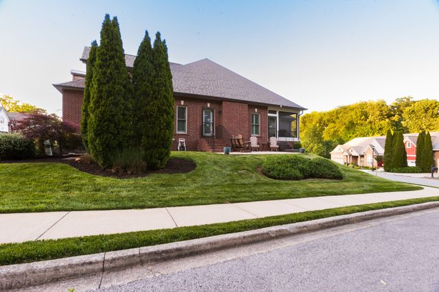 533 Summit View Cir, Clarksville, TN 37043