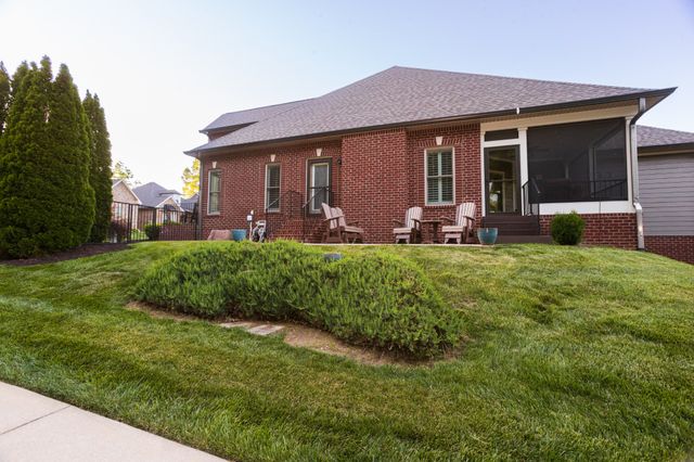 533 Summit View Cir, Clarksville, TN 37043