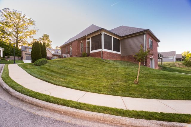 533 Summit View Cir, Clarksville, TN 37043