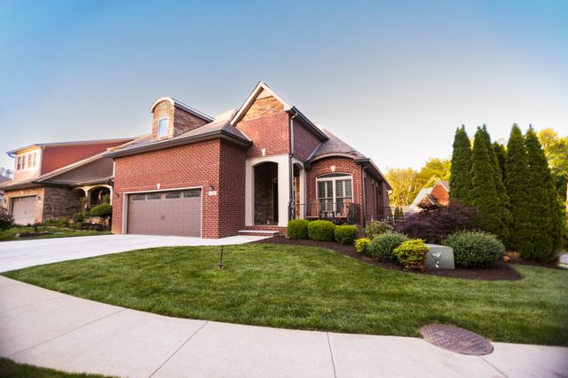 533 Summit View Cir, Clarksville, TN 37043