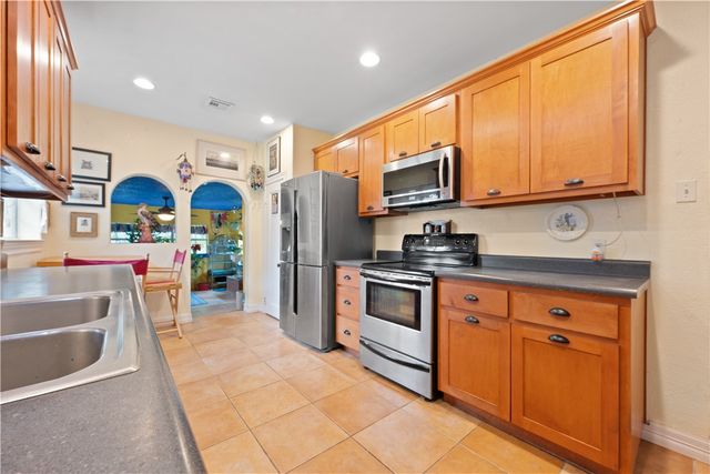 444 Wheeler Ave, Aransas Pass, TX 78336