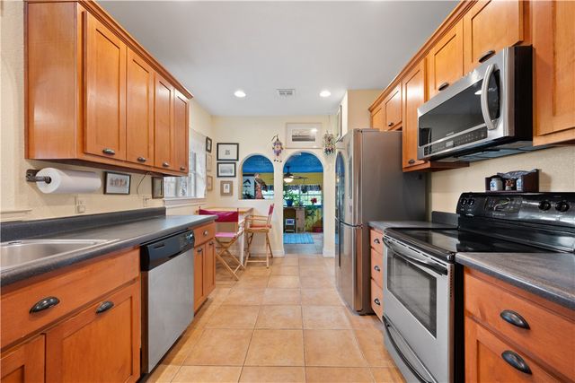 444 Wheeler Ave, Aransas Pass, TX 78336