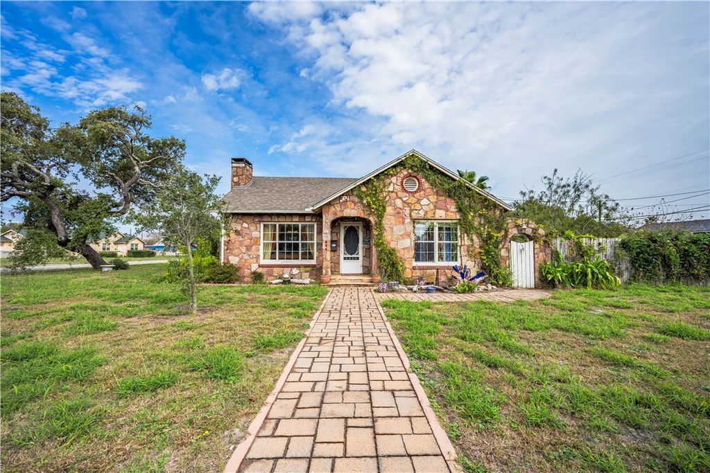 444 Wheeler Ave, Aransas Pass, TX 78336