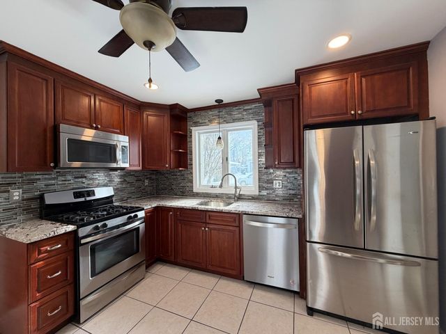 39 Birch Terrace, Sayreville, NJ 08859