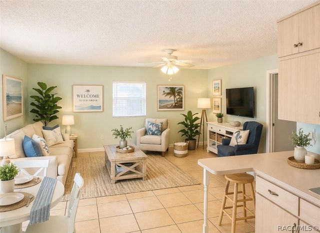 6873 W RICH Street, Crystal River, FL 34428