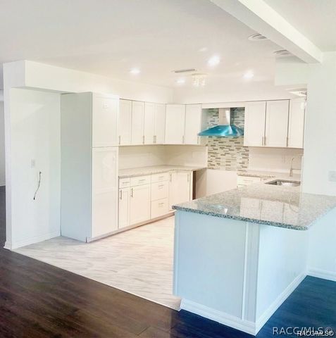 6873 W RICH Street, Crystal River, FL 34428
