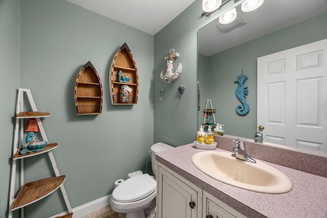 10 Lawton Lane, West Barnstable, MA 02668