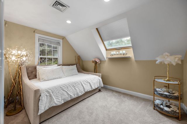 10 Lawton Lane, West Barnstable, MA 02668