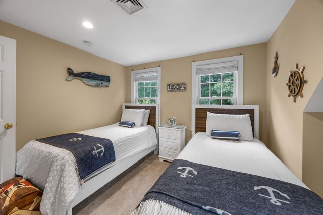 10 Lawton Lane, West Barnstable, MA 02668