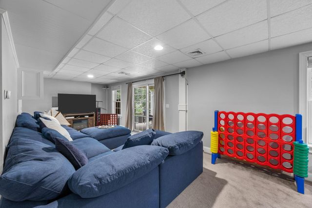 10 Lawton Lane, West Barnstable, MA 02668