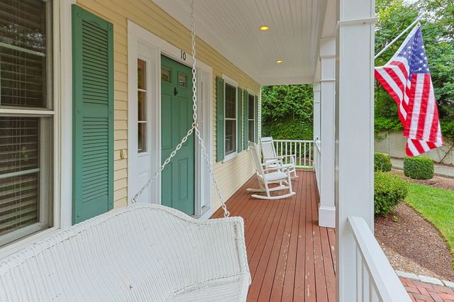 10 Lawton Lane, West Barnstable, MA 02668