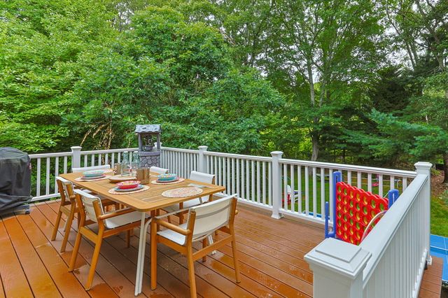 10 Lawton Lane, West Barnstable, MA 02668
