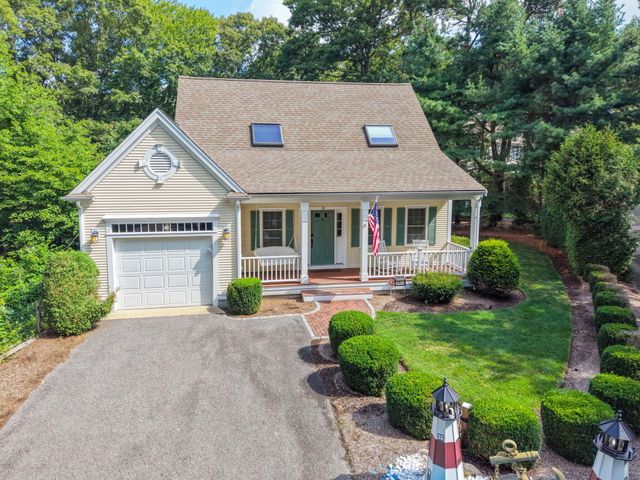 10 Lawton Lane, West Barnstable, MA 02668