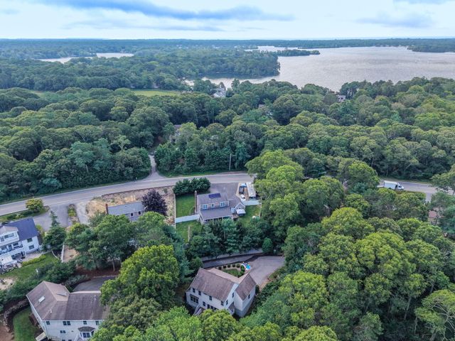 10 Lawton Lane, West Barnstable, MA 02668