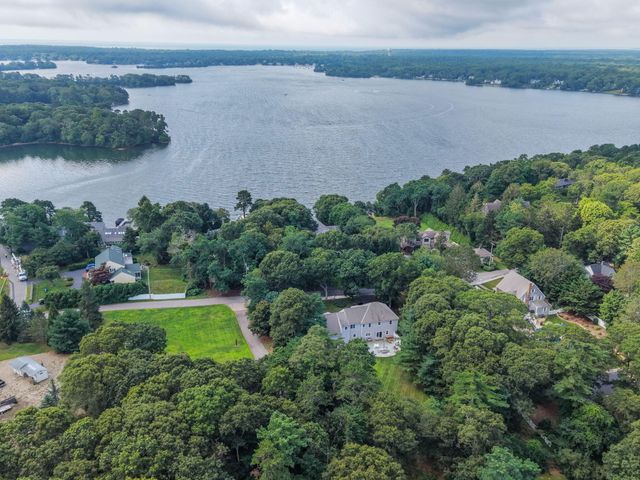 10 Lawton Lane, West Barnstable, MA 02668