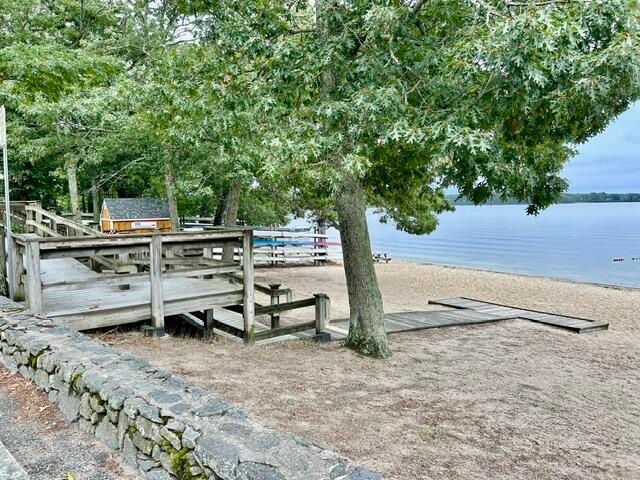 10 Lawton Lane, West Barnstable, MA 02668