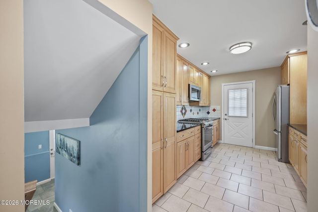10 Rosemary Drive, Hazlet, NJ 07730