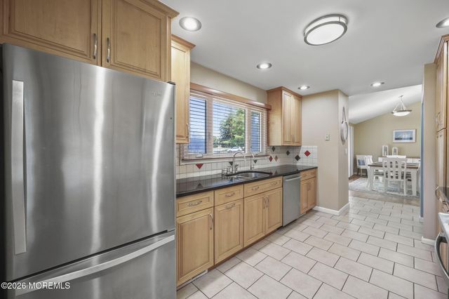 10 Rosemary Drive, Hazlet, NJ 07730