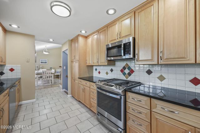 10 Rosemary Drive, Hazlet, NJ 07730