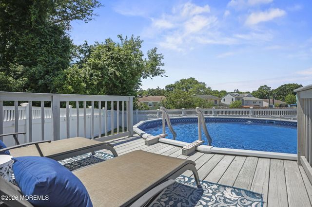 10 Rosemary Drive, Hazlet, NJ 07730